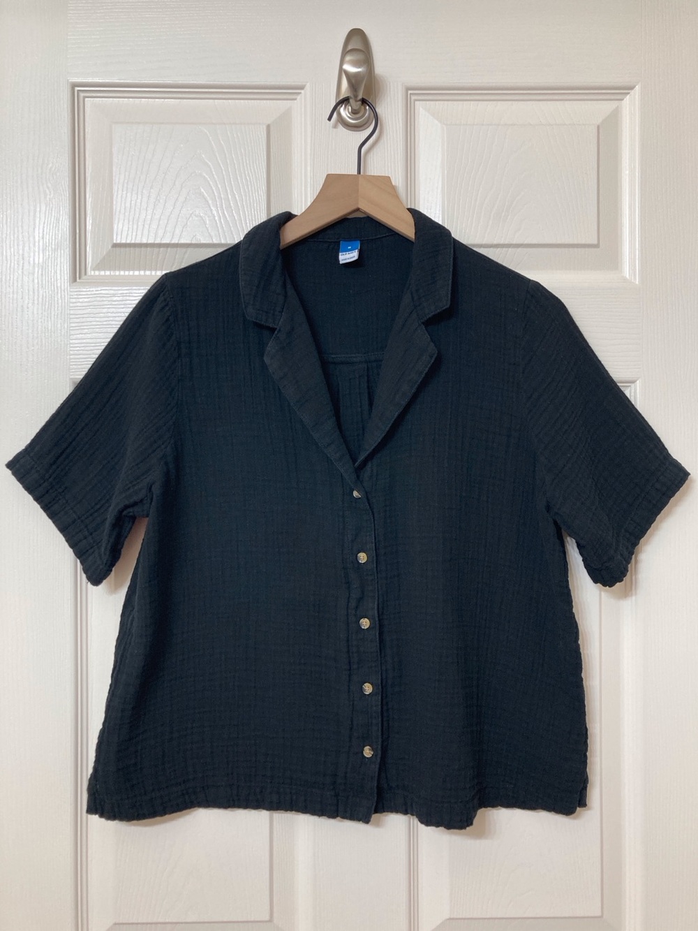 Old Navy Black Gauzy Cotton Short Sleeve Demi Button Front Shirt Medium Resort